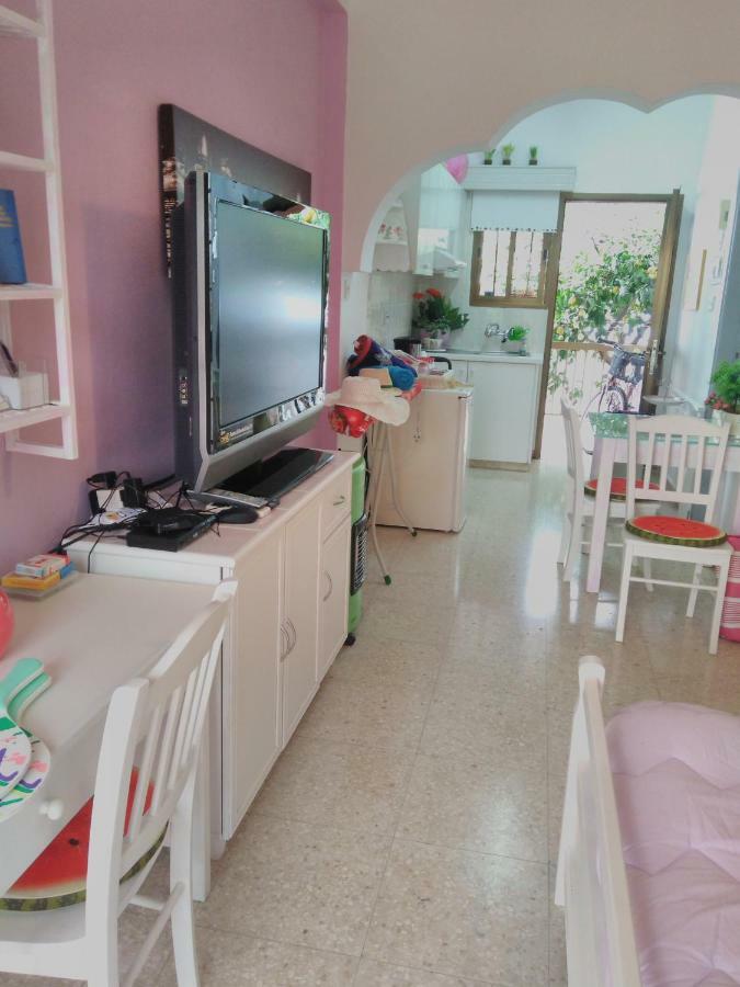 Yiota'S Cute Studio Paphos Exterior foto